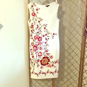 Sleeveless floral dress